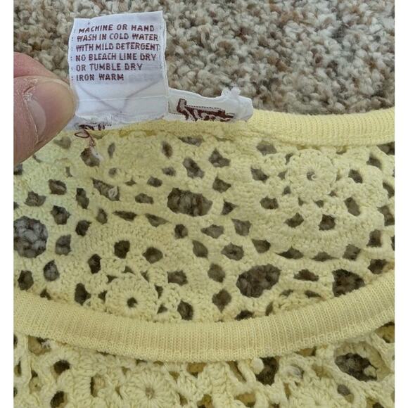 Vintage 80’s Yellow Knit Crochet Doile Top Size Small 3/4 Sleeve Shapely Knits - Picture 5 of 8